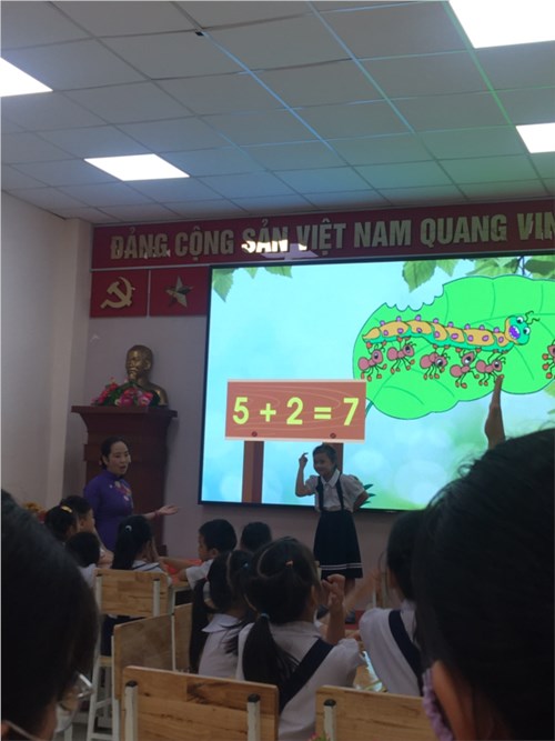 Chuyên đề Toán 1 do GV và HS trường Nguyễn Đình Chiểu thực hiện